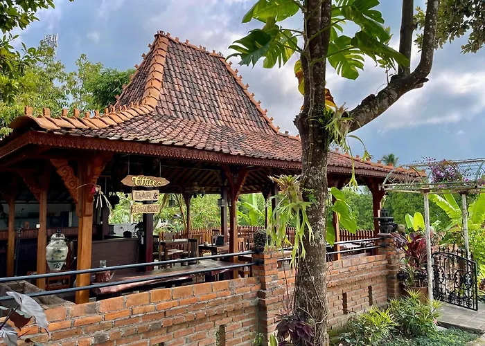 The Sangkih Restaurant & Bar Lodge Munduk